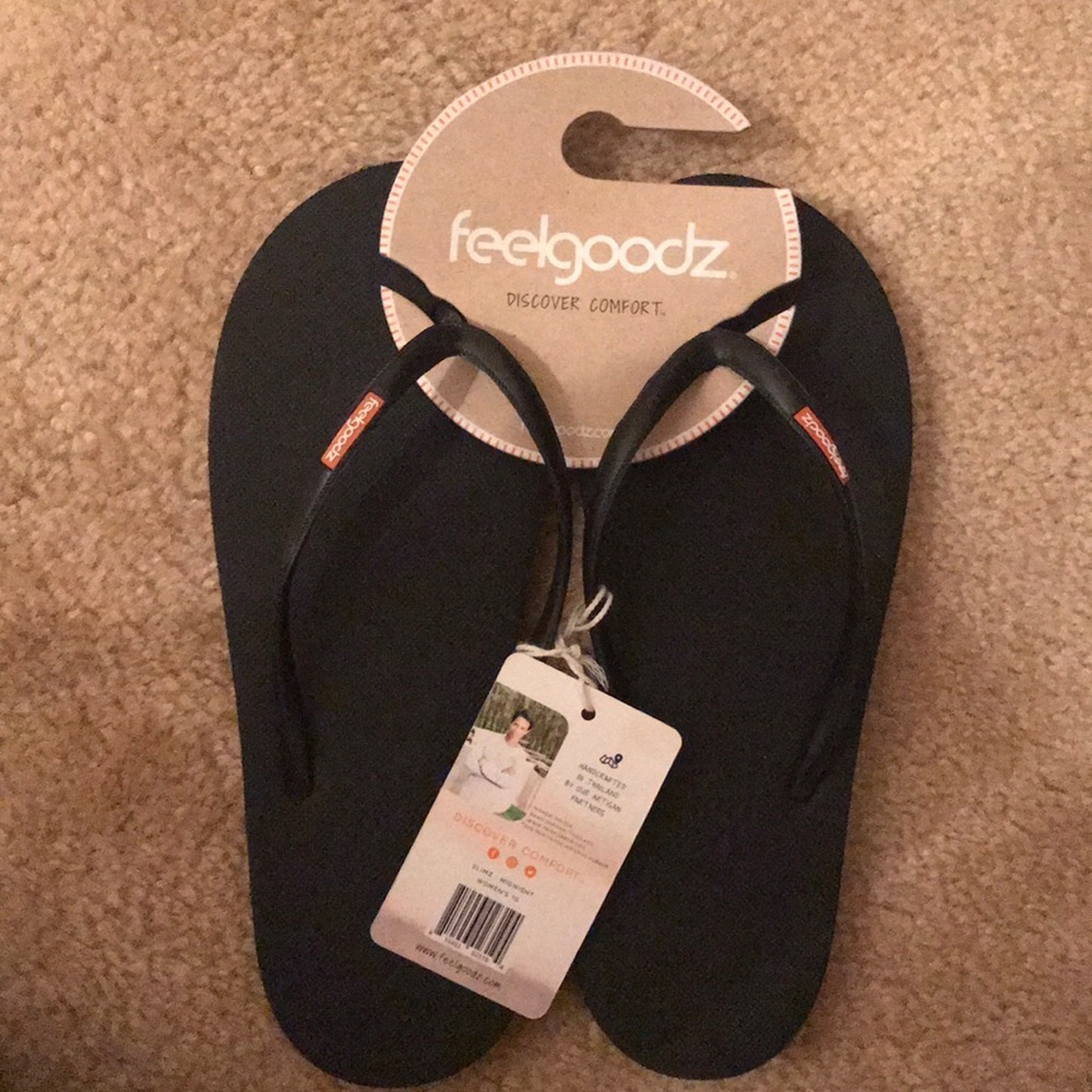 Feelgoodz black flip flops women’s size 10